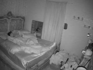 voyeurcam hornyhostel 03